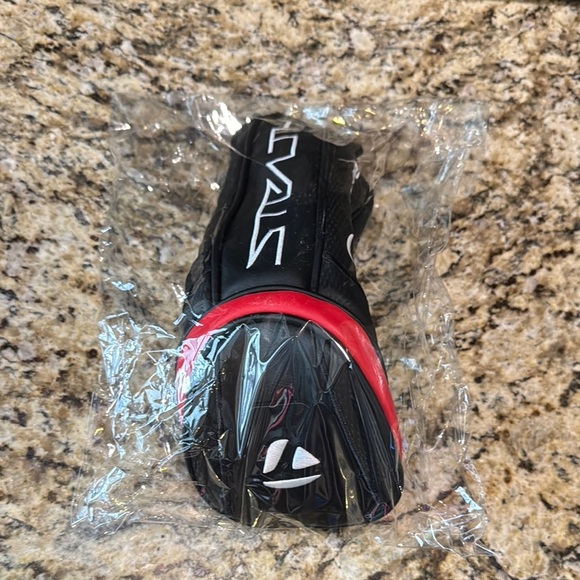TaylorMade New Fairway Wood Golf Club Headcover - Picture 6 of 7